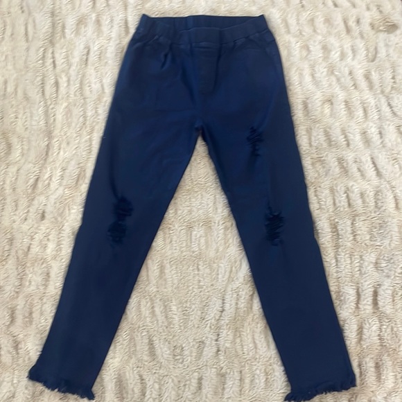 Umgee navy blue pull on pants. Size large, but fits more like a medium. - Picture 1 of 2